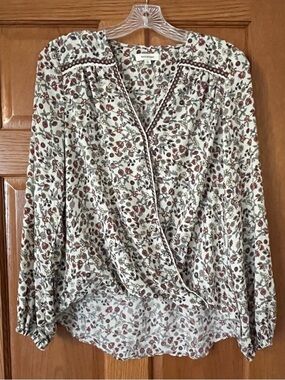 Max Studio Women’s Cream Floral Faux Wrap Blouse Sz S